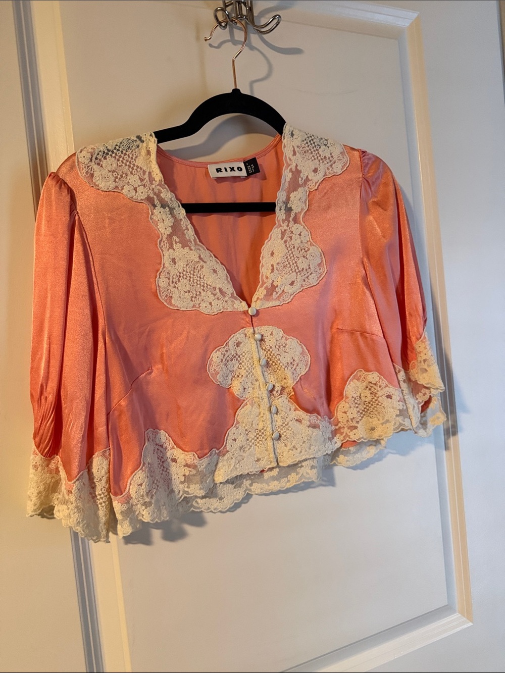 RIXO Peach Satin Lace-Trim Buttoned Crop Vintage Blouse